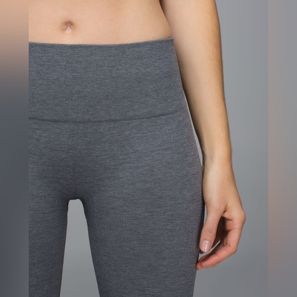 Lululemon Athletica Gray In the Flow Crop II Seamless Athletic Leggings size 4 - Picture 6 of 14